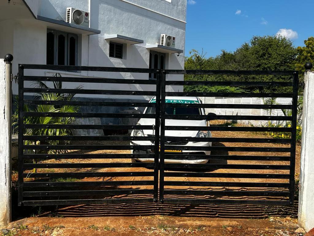 Madura Homestay - Gorgeous Home With 2Bhk 5 Minutes From Nh44 Мадурай Экстерьер фото